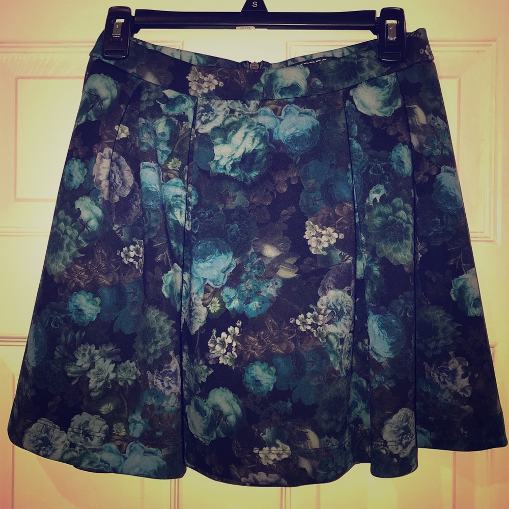 Express mini skirt